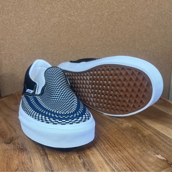 Vans slip on
Brand new
‘Tileboard black ‘
*RARE**
NWOT - Picture 3 of 11